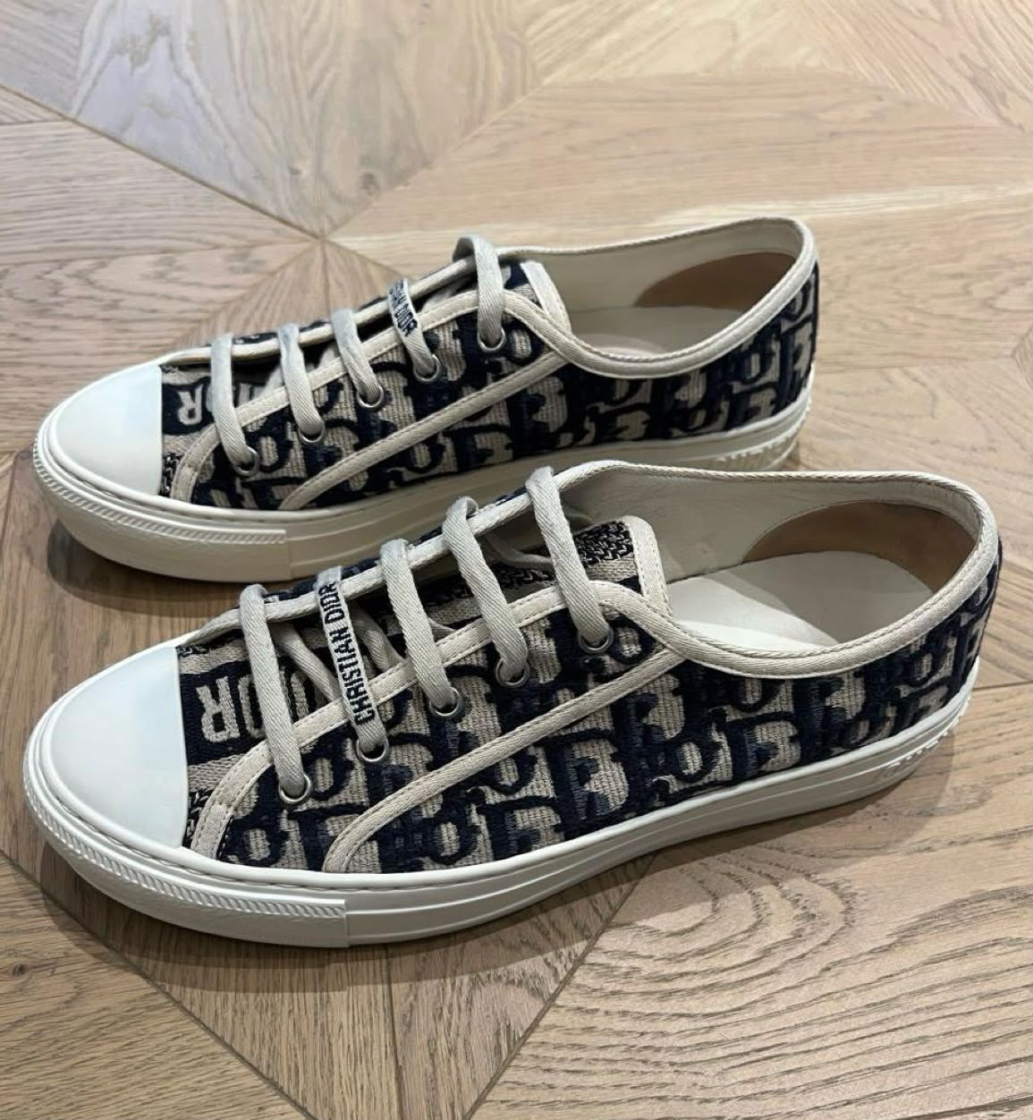 Dior