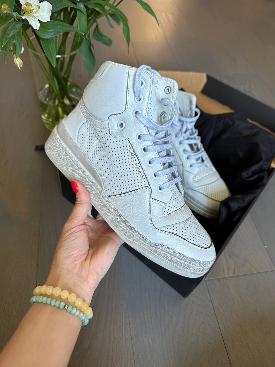 Saint Laurent